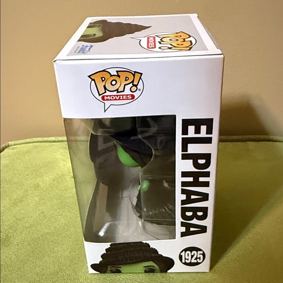 Funko Pop! Elphaba with Grimmerie - Picture 4 of 8
